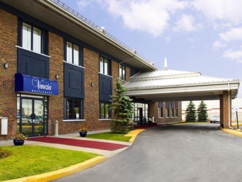 דורבאל Park Inn Hotel Montreal Airport מראה חיצוני תמונה